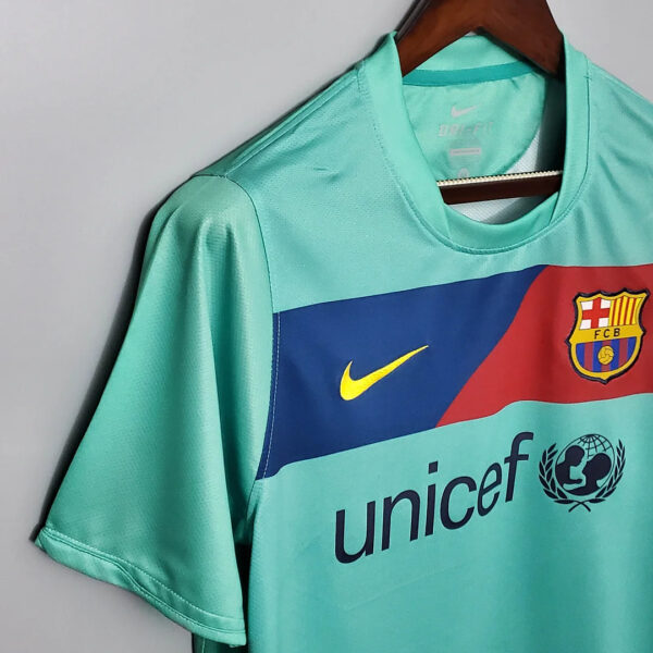 Barcelona 2010/2011 Retro Away Football Jersey 1:1 Thai Quality - Image 5