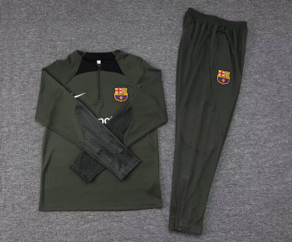 Barcelona 2023/2024 Half-Pull Training Suit Army Green Jersey Set - Image 7