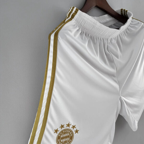 Bayern Munich 2022/2023 Away Shorts - Image 3