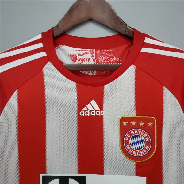 Bayern Munich 2010/2011 Retro Home Football Jersey 1:1 Thai Quality - Image 4