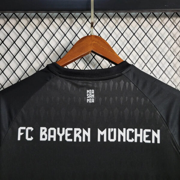 Bayern Munich 2023/2024 Goalkeeper Black Football Jersey 1:1 Thai Quality - Image 9